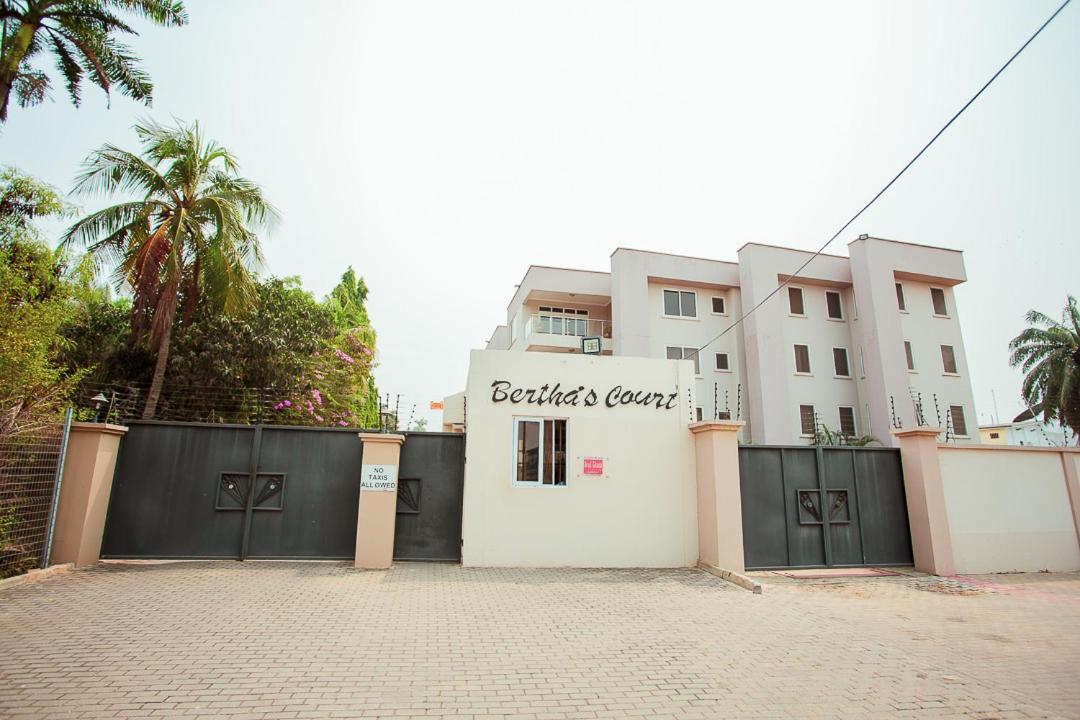 Bertha'S Court D-Plus Apartments Dzorwulu Exterior photo