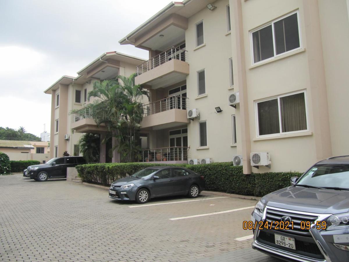 Bertha'S Court D-Plus Apartments Dzorwulu Exterior photo