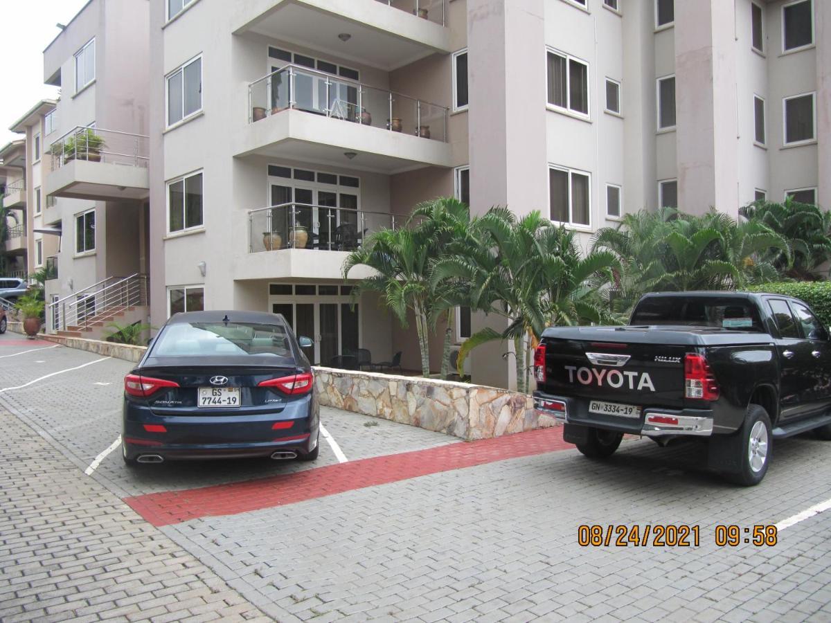 Bertha'S Court D-Plus Apartments Dzorwulu Exterior photo