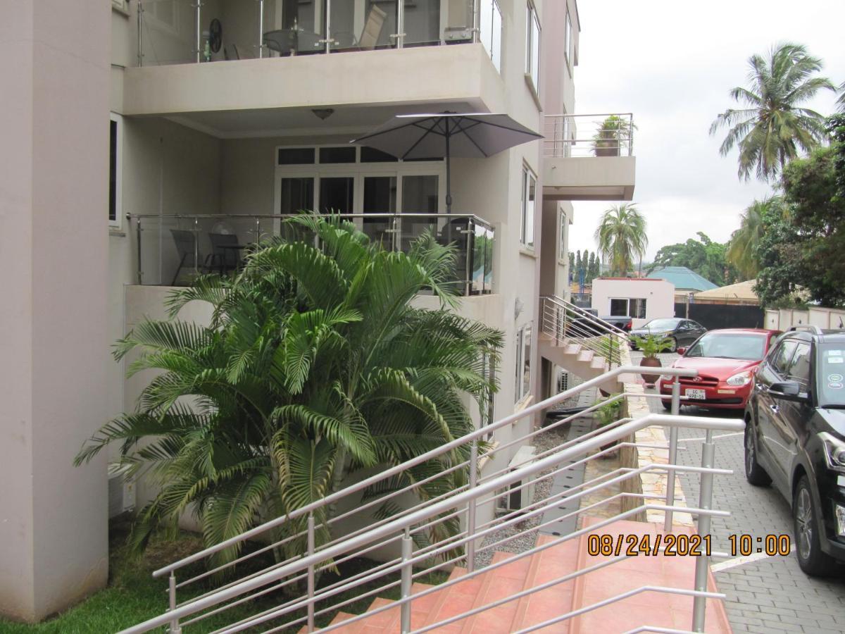 Bertha'S Court D-Plus Apartments Dzorwulu Exterior photo