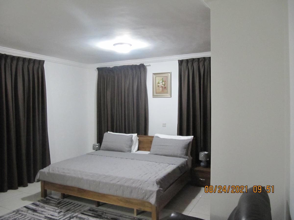 Bertha'S Court D-Plus Apartments Dzorwulu Exterior photo
